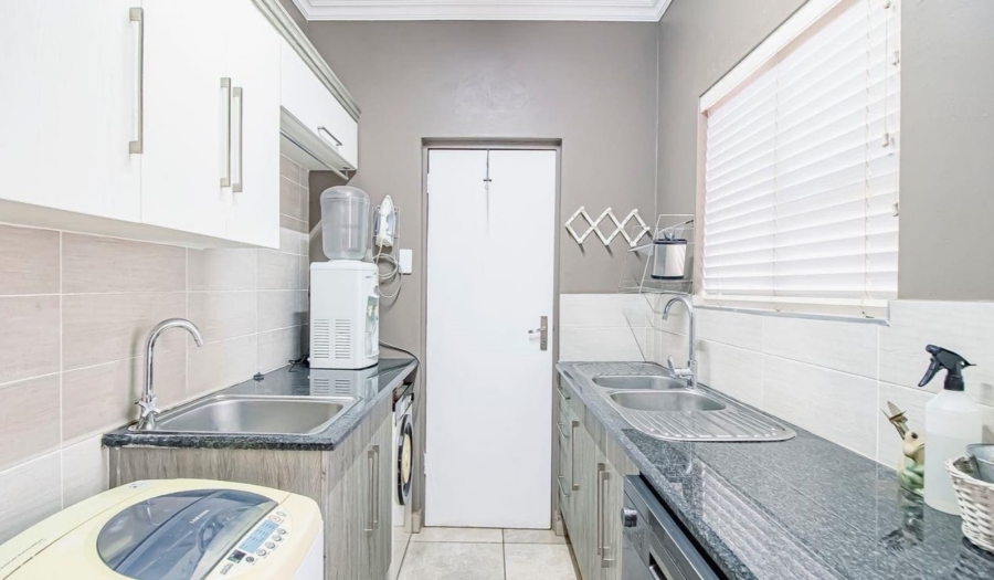 4 Bedroom Property for Sale in Melodie North West